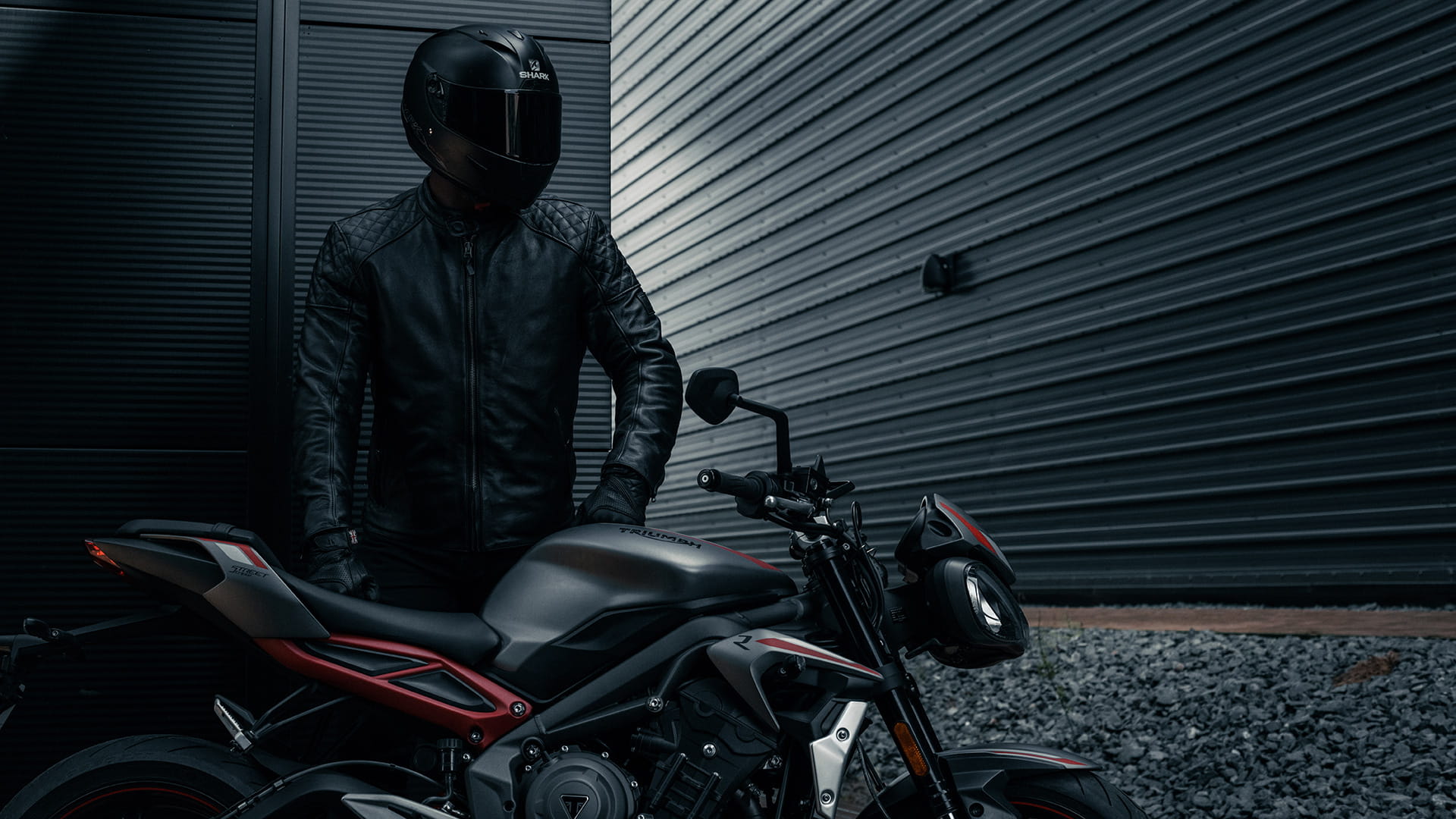 Triumph street outlet fighter bike